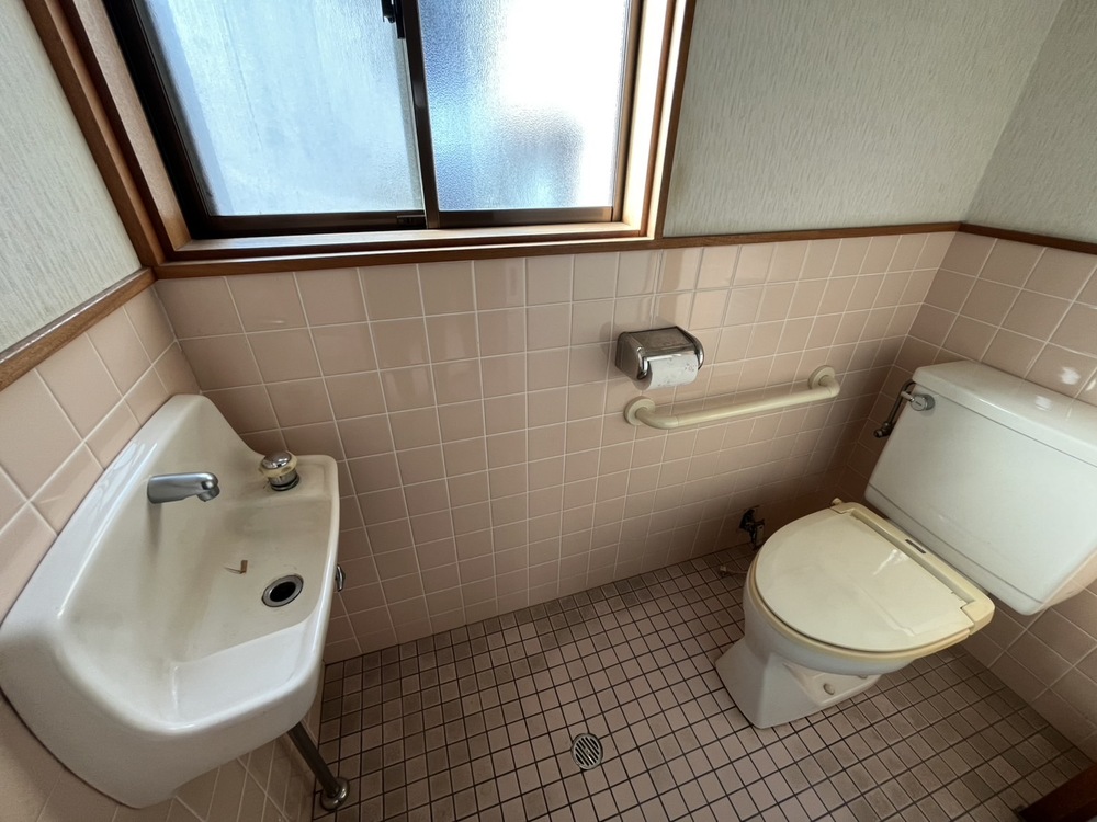 トイレ解体前6.26